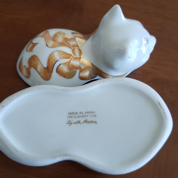 Porcelain Kittys - Picture 3 of 8